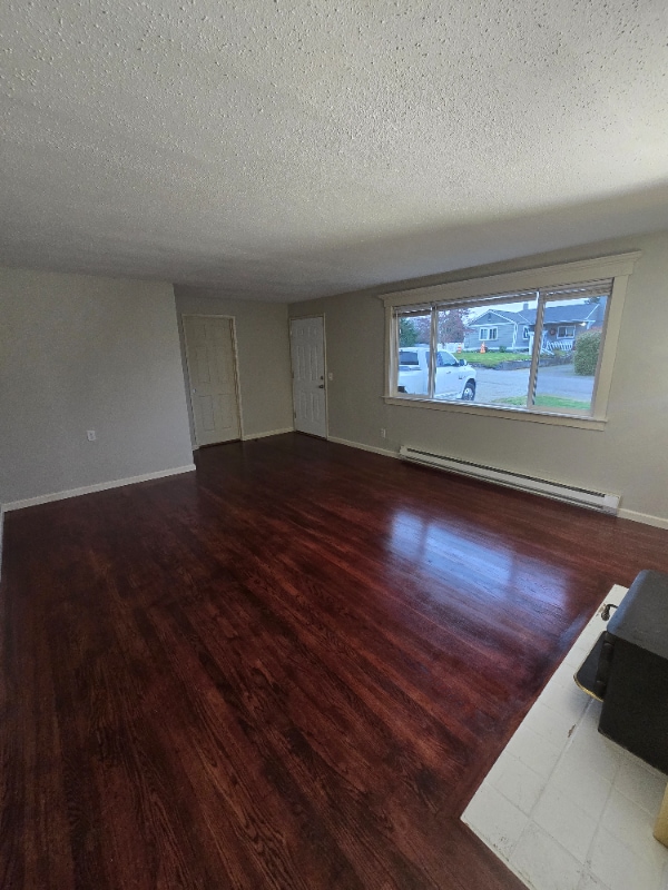 Foto del edificio - 2739 Locust Ave W