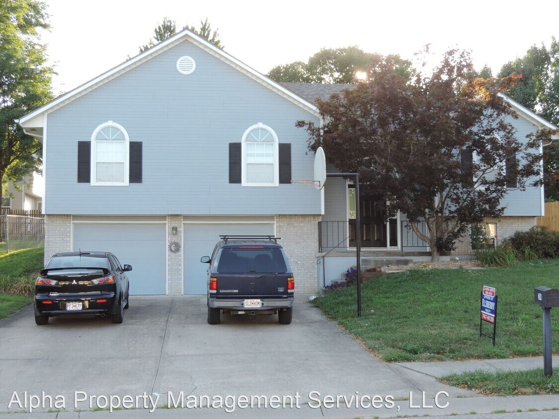 Primary Photo - 3 br, 3 bath House - 704 Brookside Dr