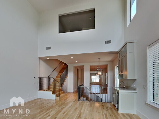 Foto del edificio - 4216 Bowser Ave