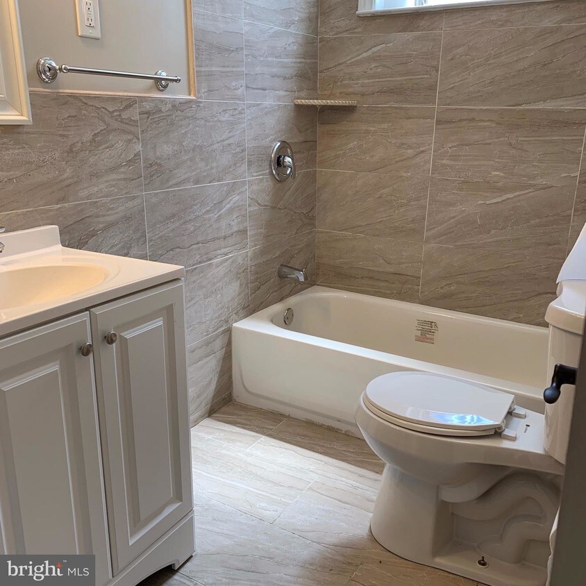Foto principal - 2341 E Allegheny Ave