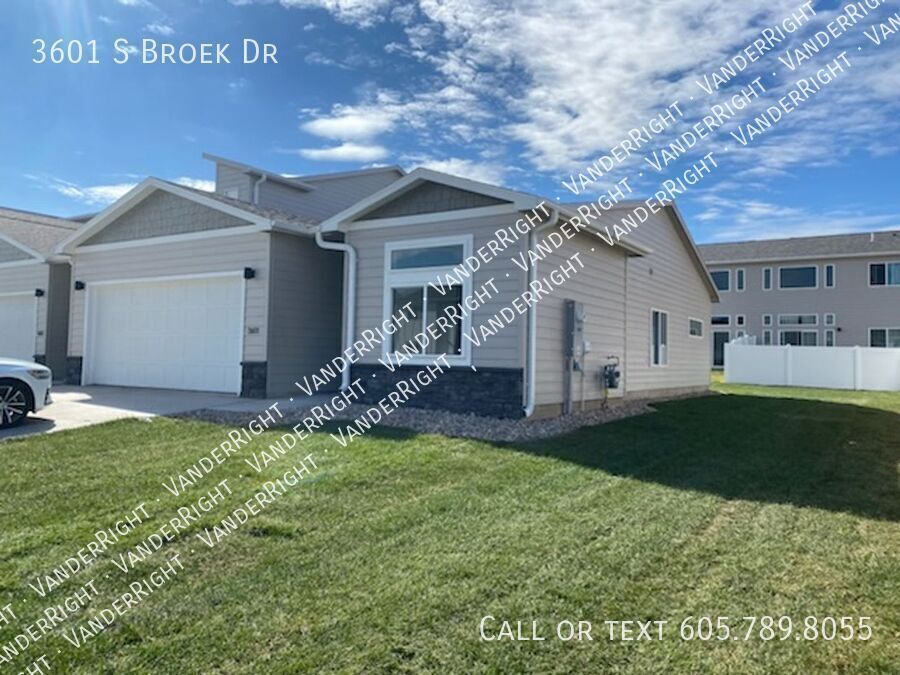Primary Photo - 3601 S Broek Dr