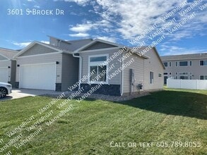Building Photo - 3601 S Broek Dr