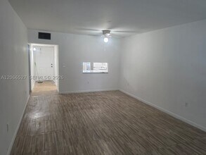 Building Photo - 251 NE 187th St