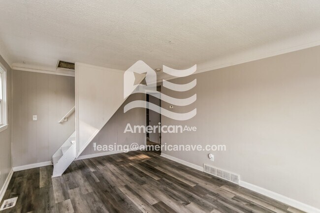 Foto del edificio - 1817 E 10 Mile Rd