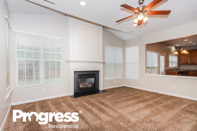 Building Photo - 10835 Fountaingrove Dr