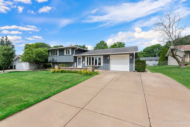 Building Photo - 630 Cape Ln
