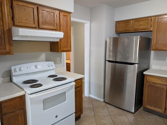 Building Photo - 8315 Cahill Dr