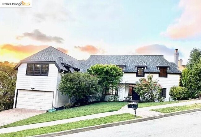 Foto del edificio - 515 Hampton Rd