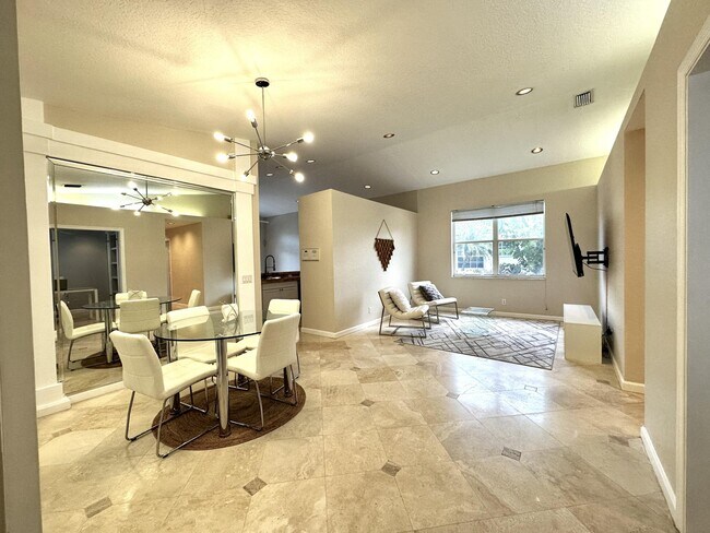Foto del edificio - 7238 Norwich Ln
