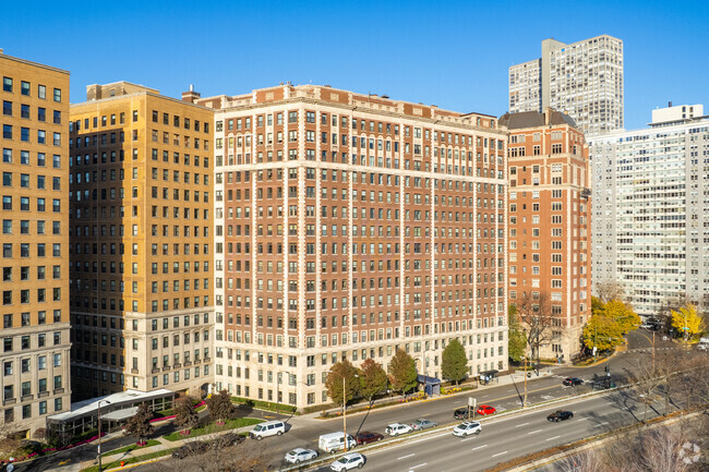 Building Photo - 3750 N Lake Shore Dr