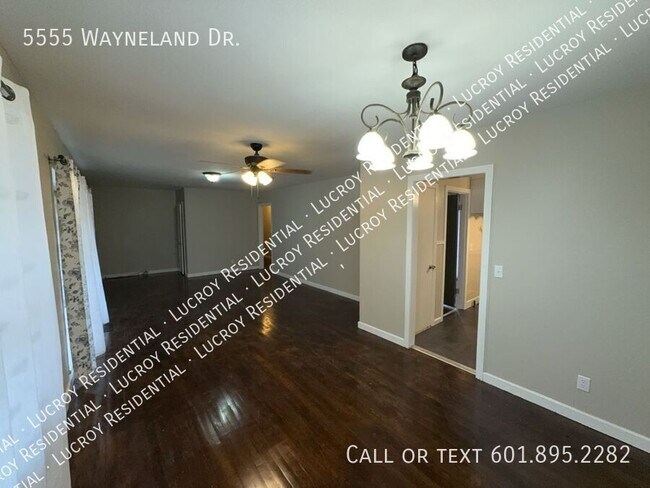 Foto del edificio - 5555 Wayneland Dr