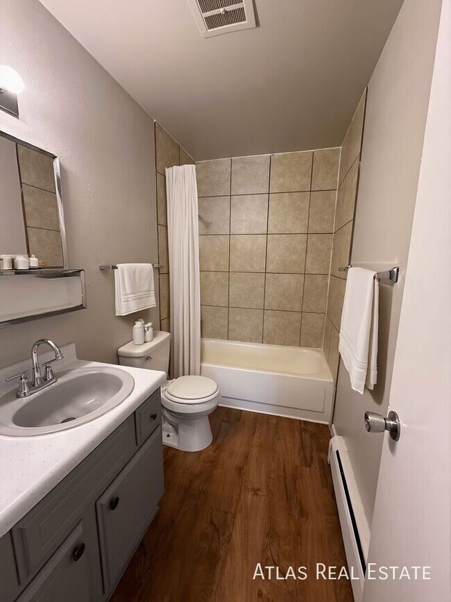 Foto del edificio - 3024 W Bijou St