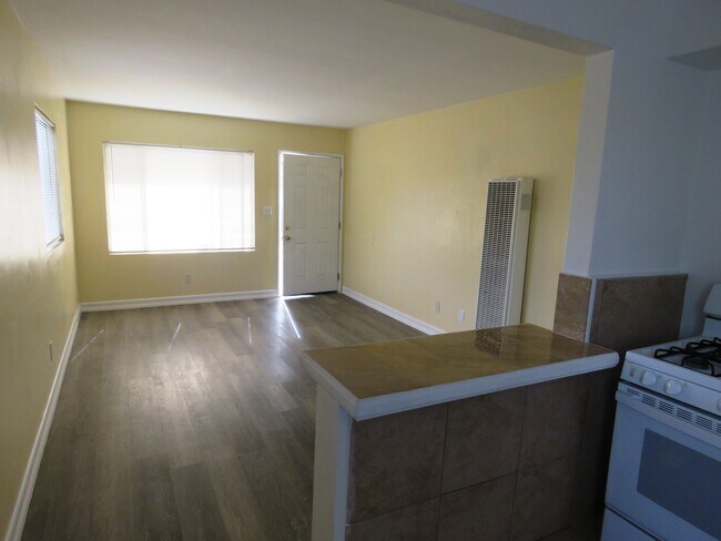 Foto del edificio - 1438 E 16th St