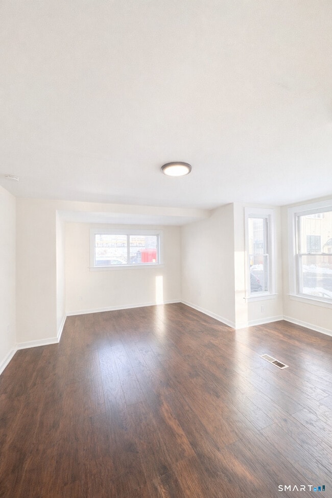 Building Photo - 9 Winfield St