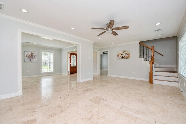 Foto del edificio - 707 Thistlewood Dr
