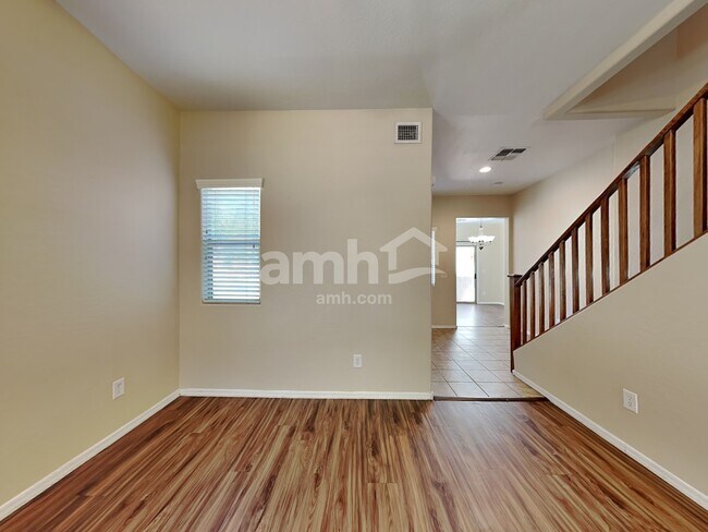 Foto del edificio - 14241 W Port Royale Ln