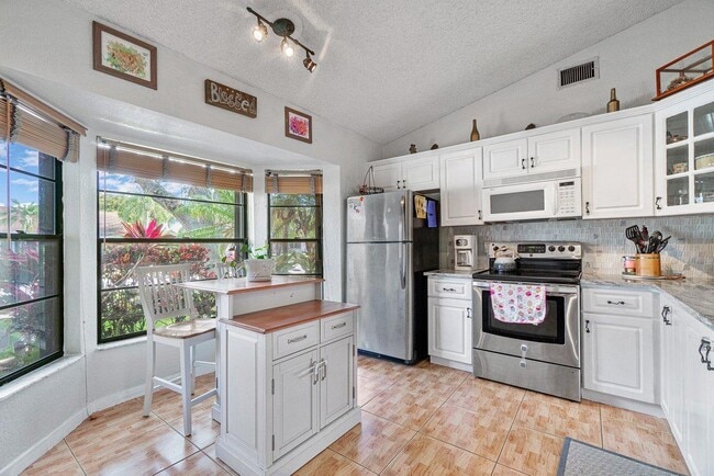 Building Photo - 8366 Blue Cypress Dr