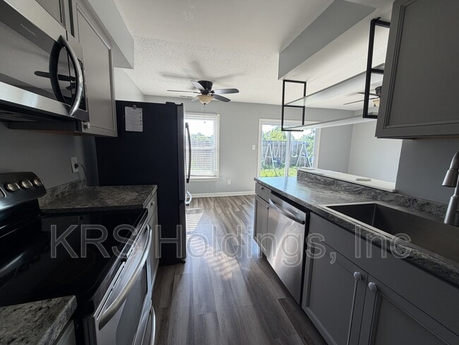 Building Photo - 1232 White Birch Ln