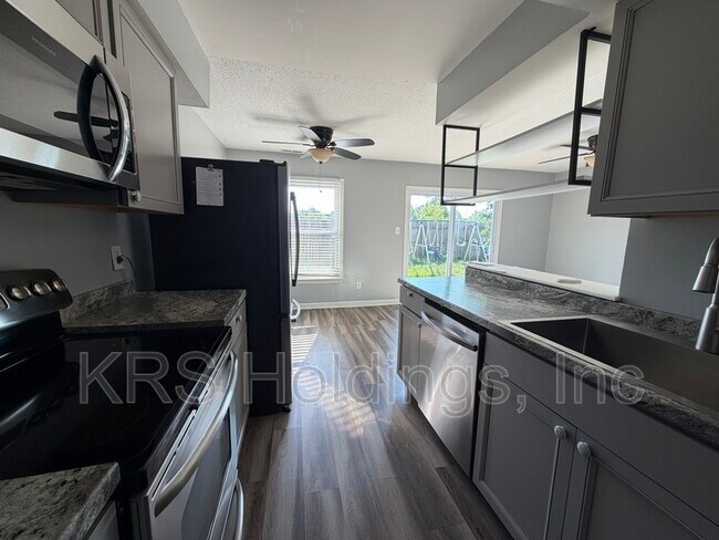 Foto del edificio - 1232 White Birch Ln