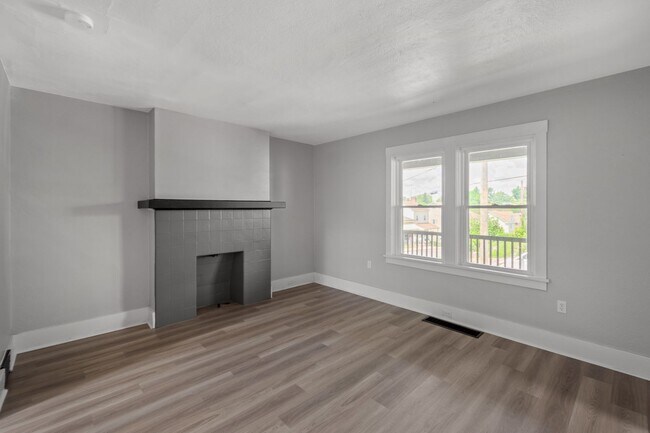 Foto del edificio - Stunning 3 bedroom home in Carrick available August 15!