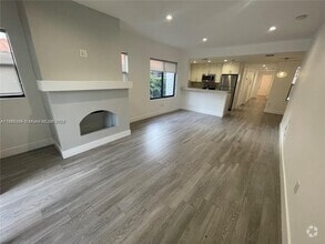 Building Photo - 1637 SW 10th St