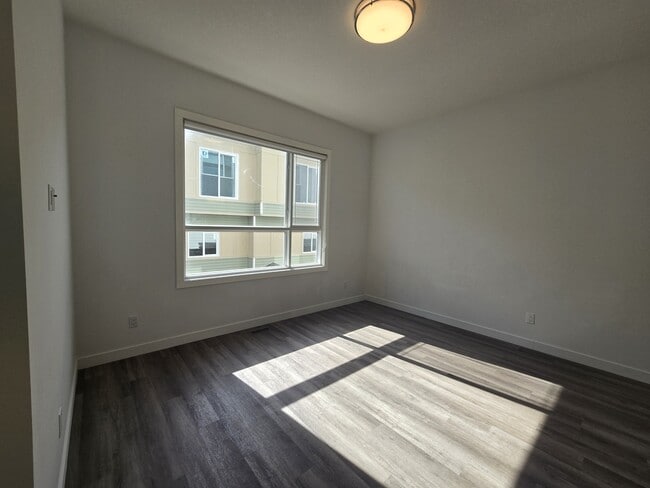 Building Photo - 101 Panatella Square NW