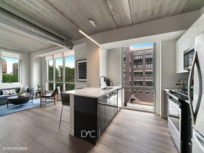 Foto del edificio - 825 W Sheridan Rd