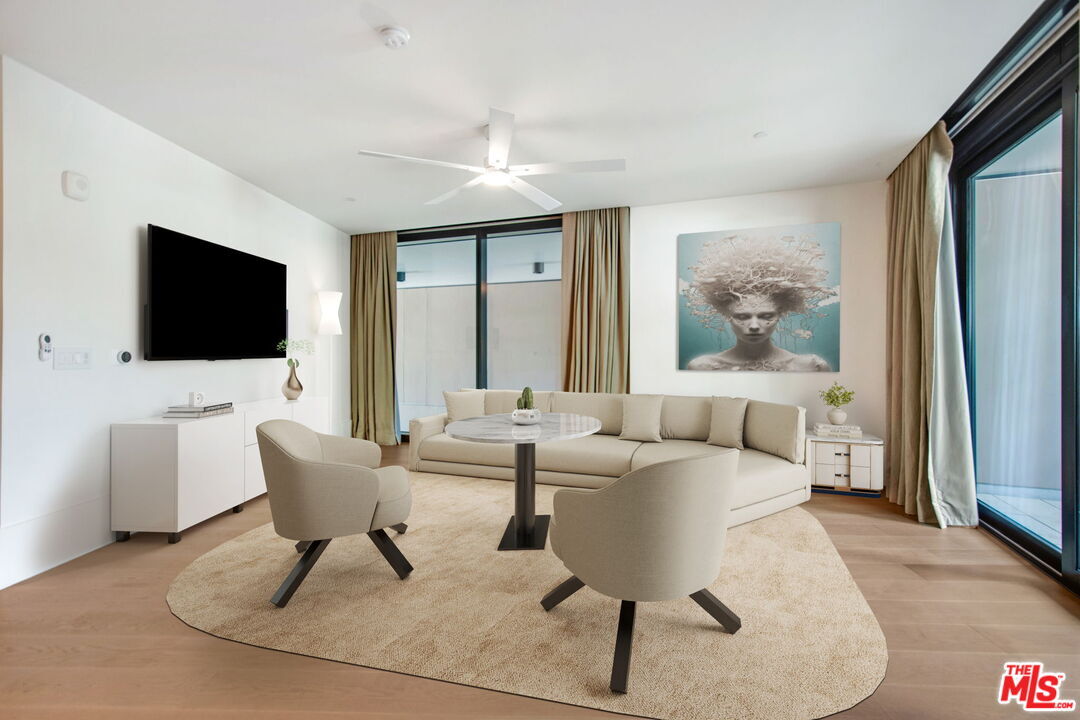 Foto principal - 8420 W Sunset Blvd