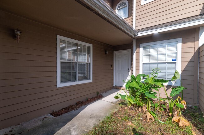 Building Photo - 12840 Ashbrook Cir E