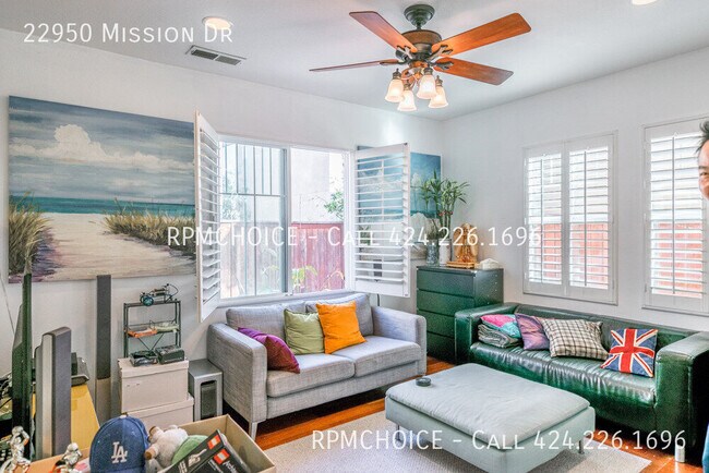 Foto del edificio - 22950 Mission Dr