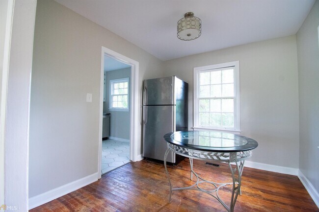 Building Photo - 1582 Wellswood Dr SE