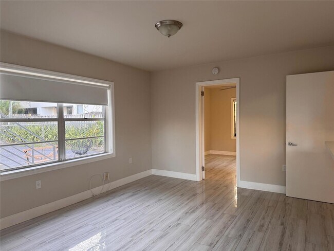 Building Photo - 1605 E Broward Blvd