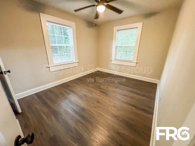 Foto del edificio - 804 Bancroft Ave