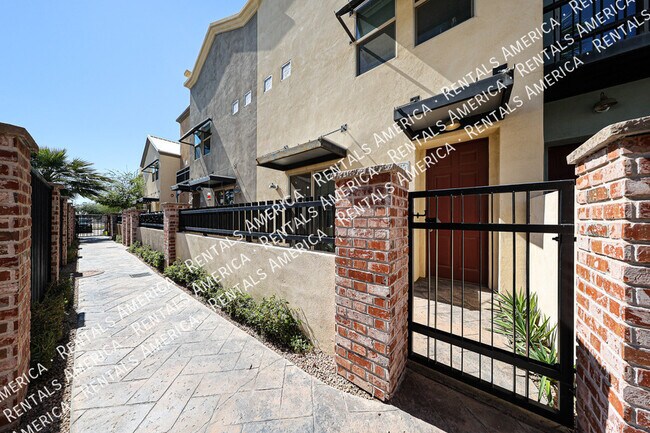 Foto del edificio - 1406 W Main St