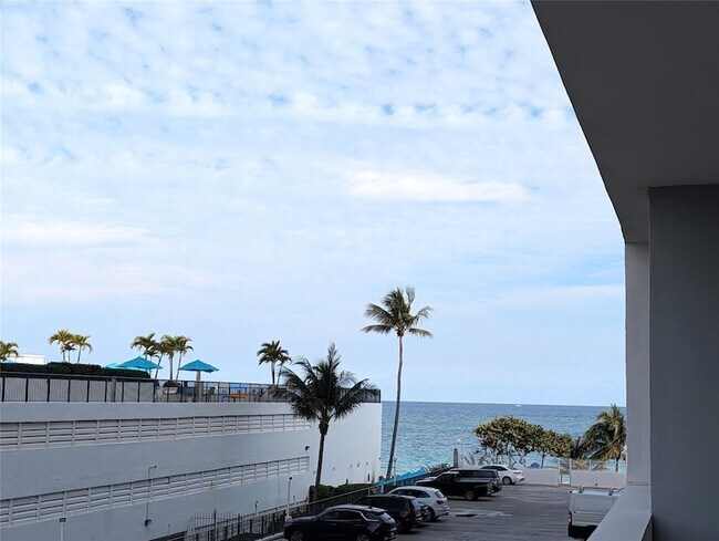 Foto del edificio - 4250 Galt Ocean Dr