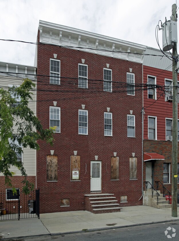 Primary Photo - 227 Halladay St