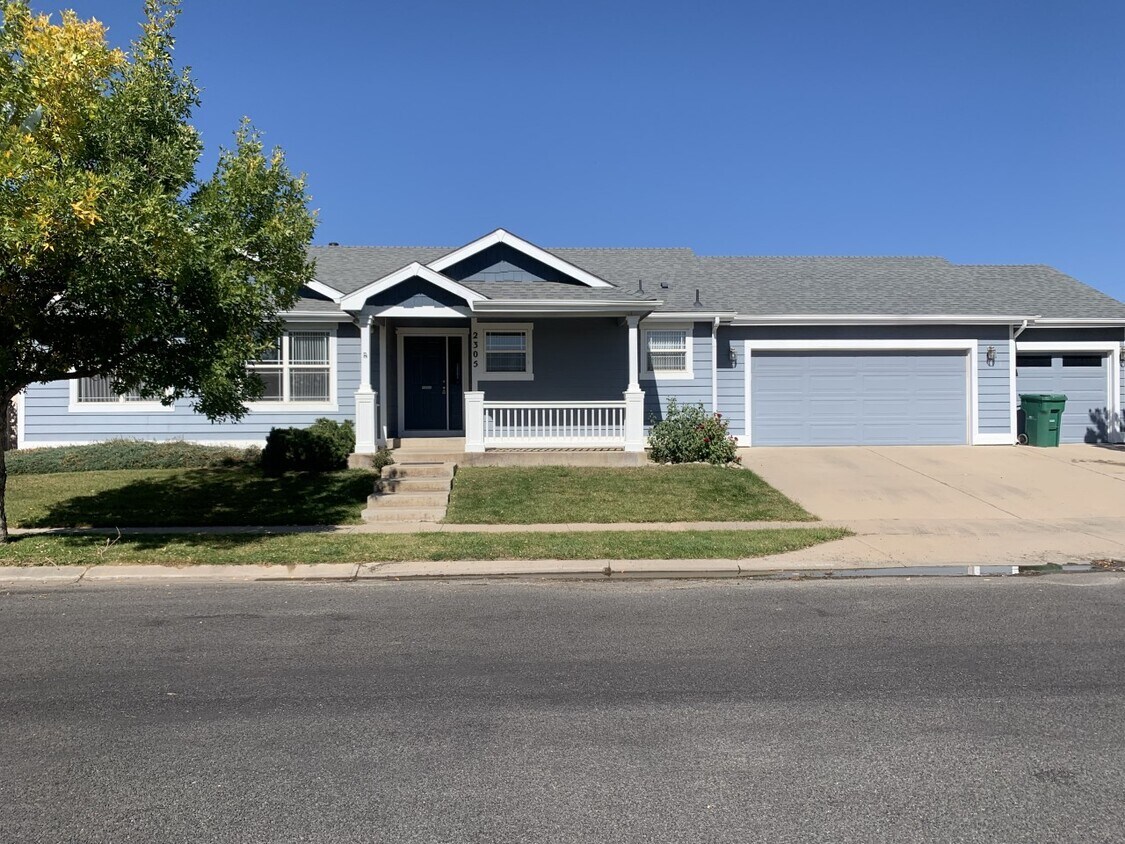 Primary Photo - 2305 Bluebells Dr