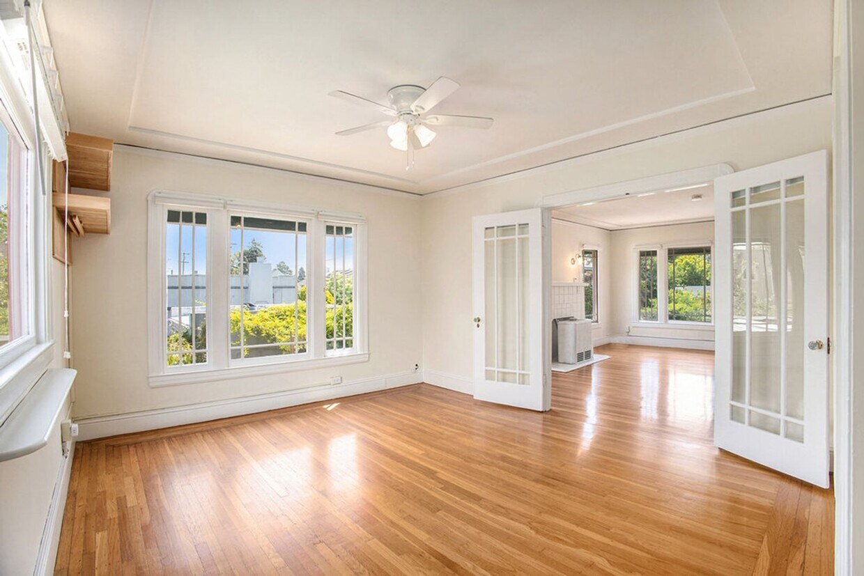 Primary Photo - 5018 Shafter Ave - 1 bedroom | 1 bath | Du...