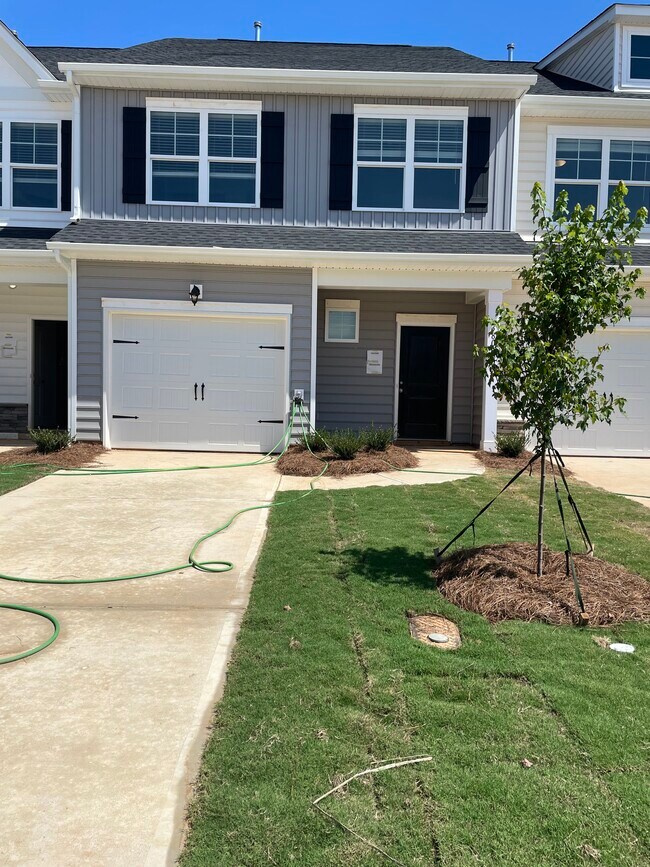 Building Photo - 8121 Sheffield Dr