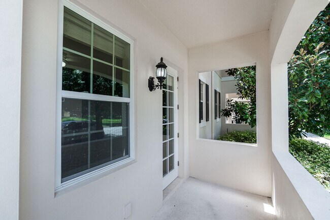 Foto del edificio - Beautiful 3/3 w/ 2 Car Garage in Gated Village Walk of Lake Nona