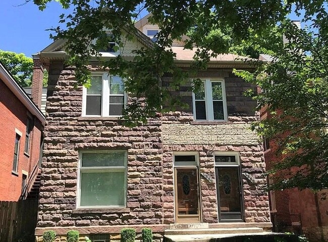 Building Photo - 1358 Neil Ave
