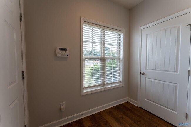 Foto del edificio - 105 Kaleigh Paige Cir