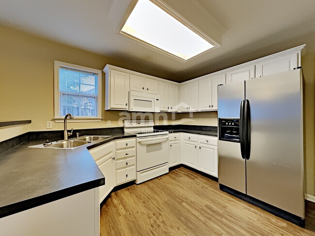 Foto del edificio - 1402 Brighton Circle