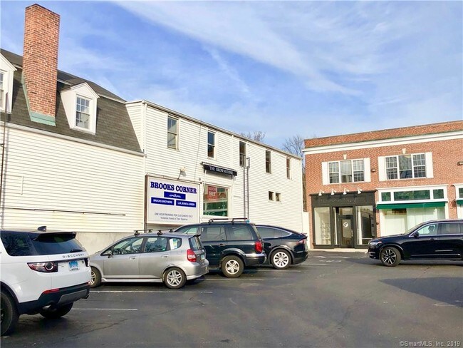 Building Photo - 144 Main St