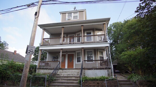 Foto del edificio - 230 Bay View Ave