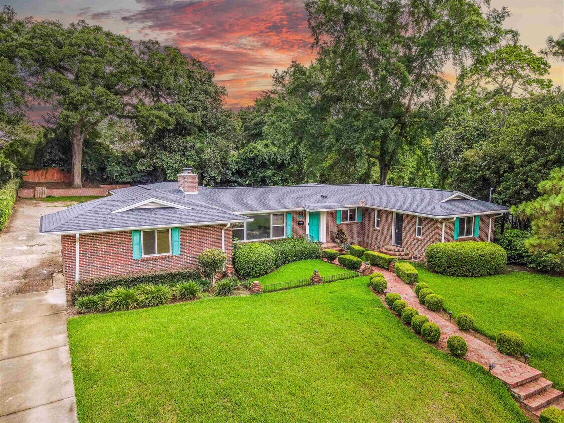 Foto principal - 1438 Mitchell Ave
