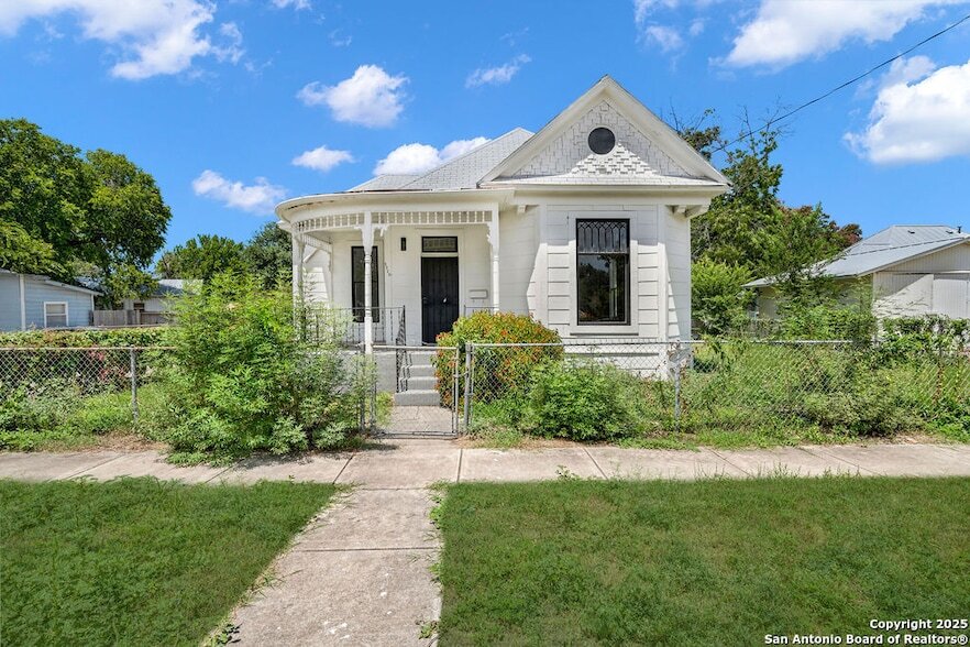 Foto principal - 1219 Muncey St