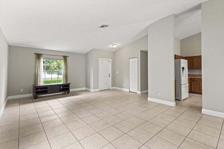 Foto del edificio - 2134 SW Savage Blvd