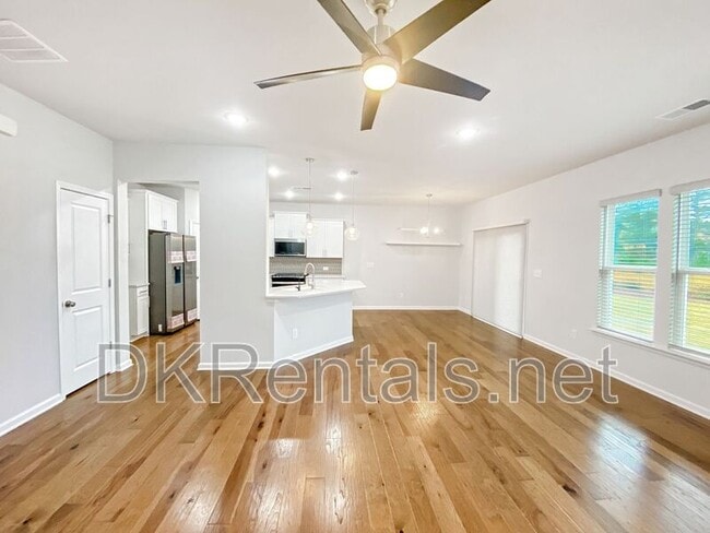 Foto del edificio - 2650 Quarterdeck Dr