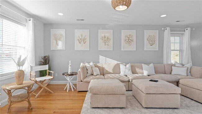 Foto del edificio - 392 Forest Ave